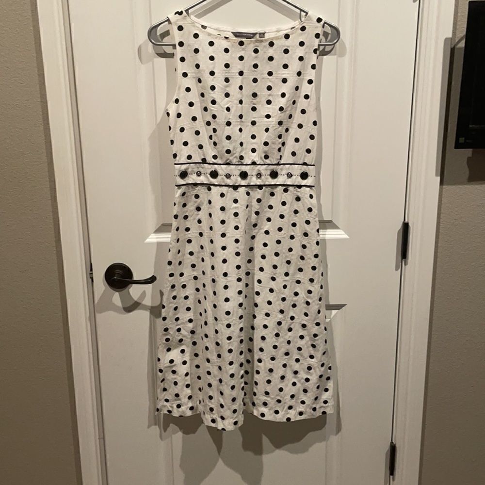 This polka dot dress is a stunner. ❤️